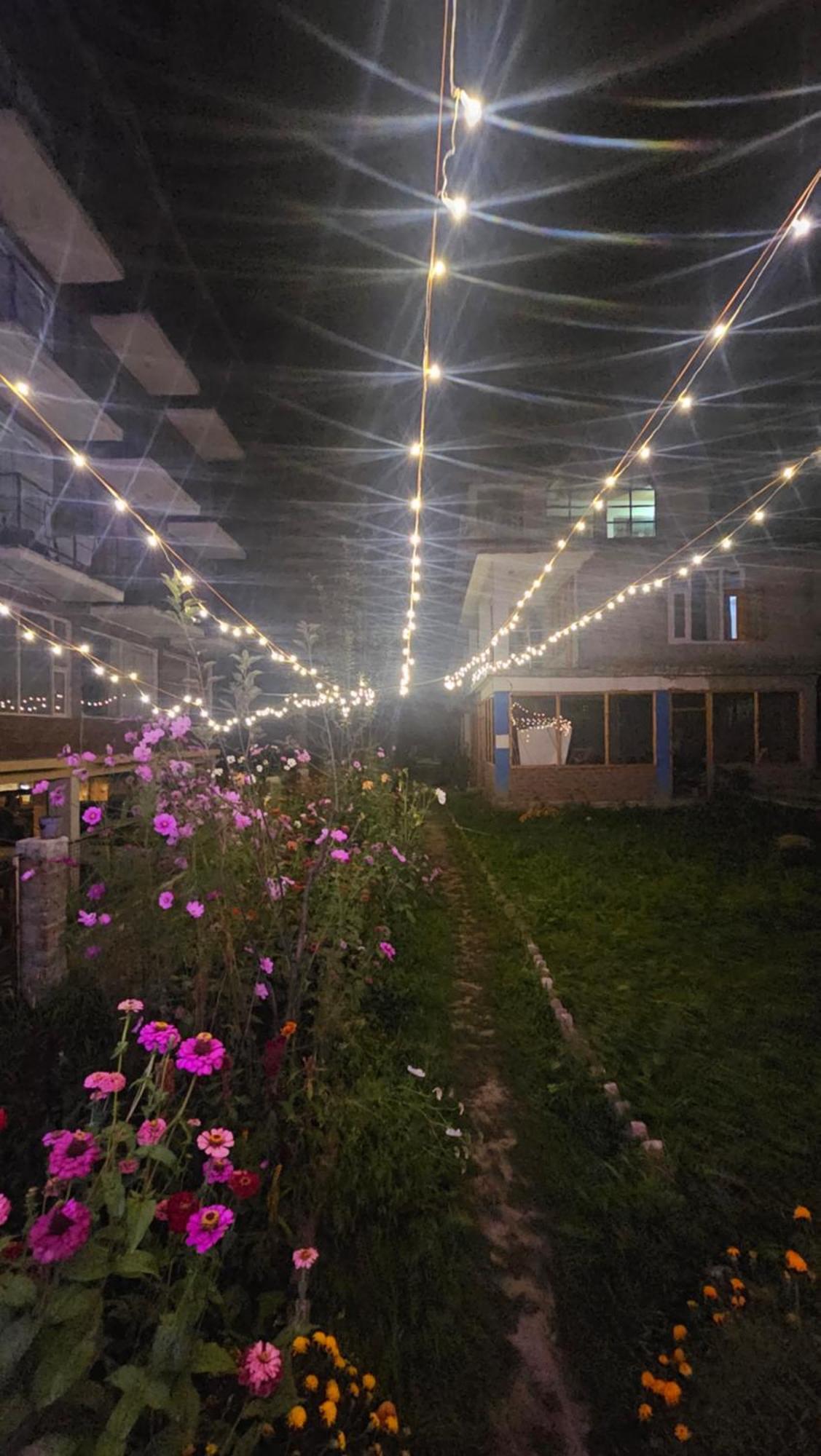 Hotel Apple Flower Manāli Exteriér fotografie